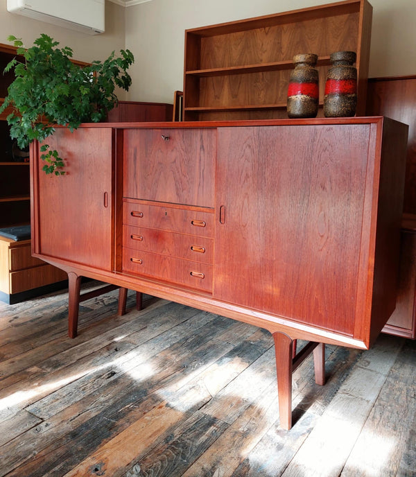 Vintage Deense highboard