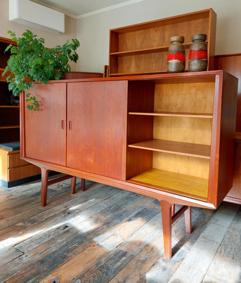 Vintage Deense highboard