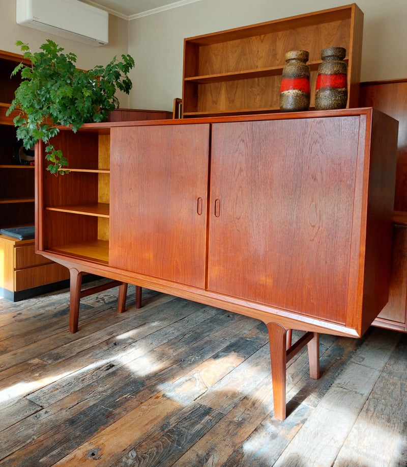 Vintage Deense highboard